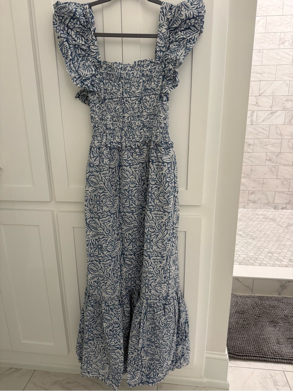 Anna Cate Blue and White Floral Maxi Dress with Smocked Bodice (open back) sz- S
